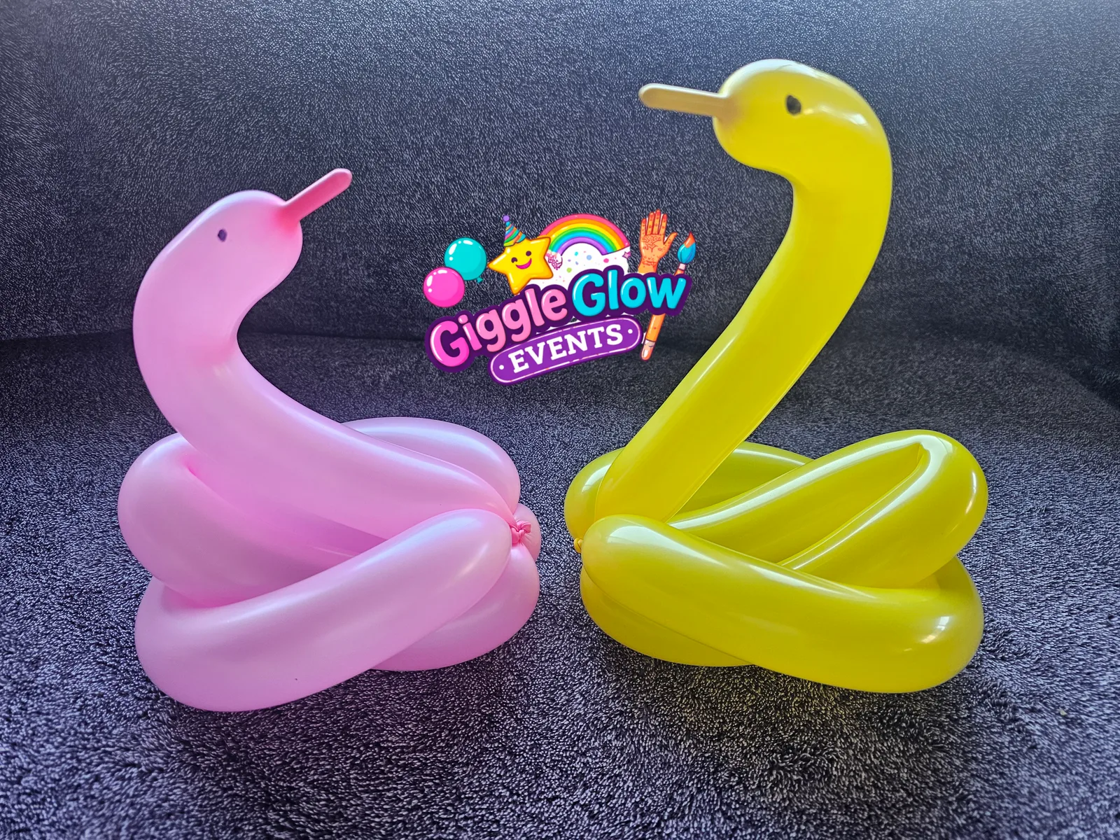 Balloon Swan Pair